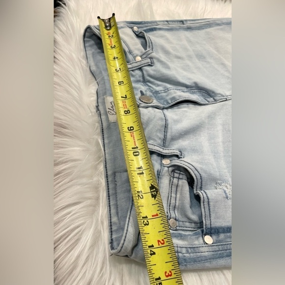 Elan | Light Wash Frayed Hem Distressed Jeans JES2093 | Size Medium - Picture 9 of 13